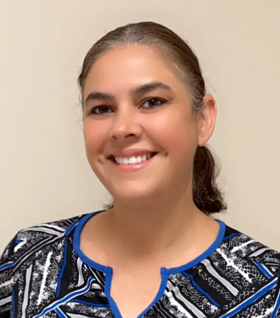 Corina, Front Desk